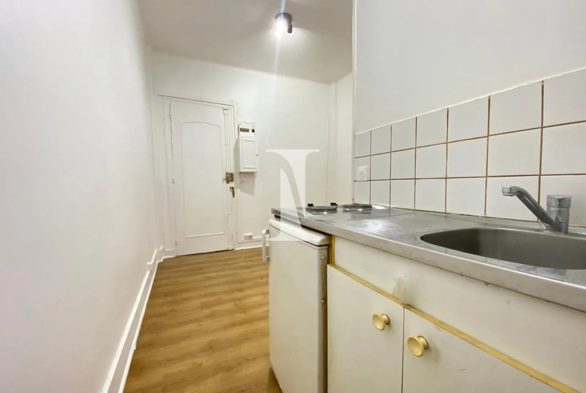 Studio à vendre de 12 m² à Butte Bergeyre, Paris 19ème 