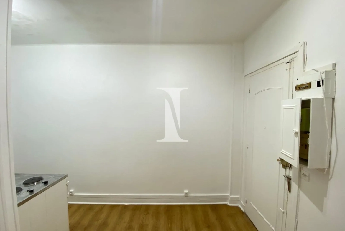 Studio à vendre de 12 m² à Butte Bergeyre, Paris 19ème 