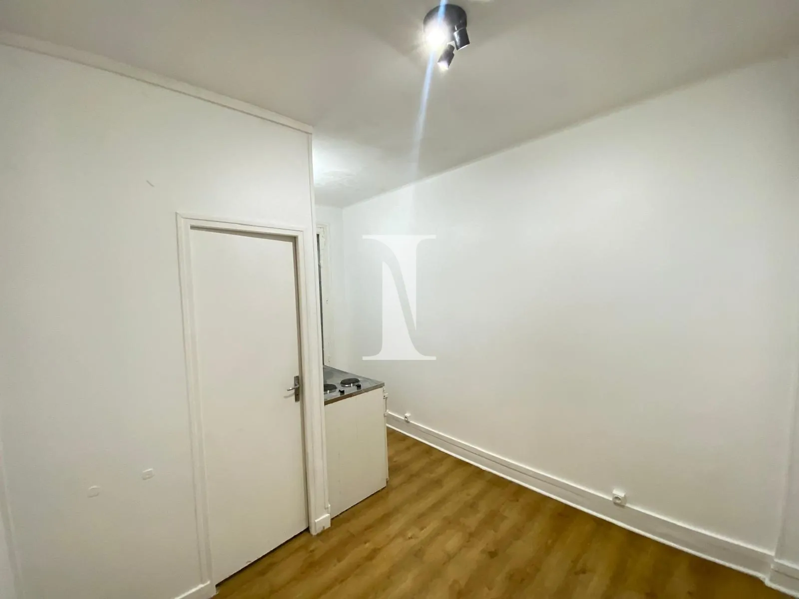 Studio à vendre de 12 m² à Butte Bergeyre, Paris 19ème 