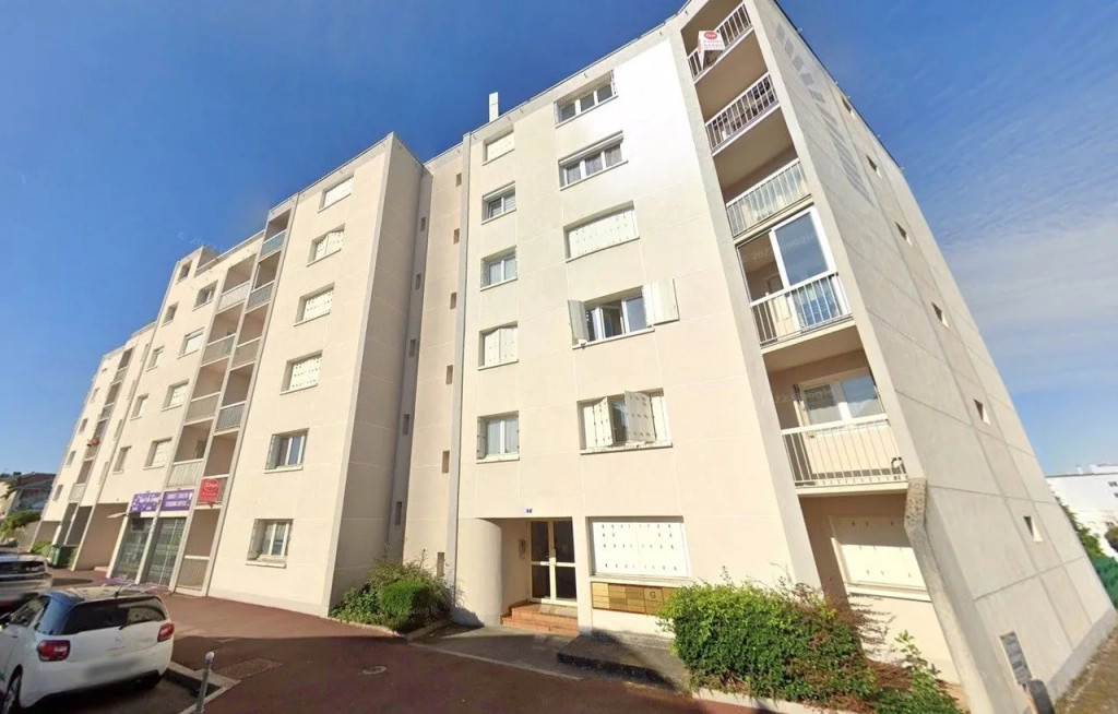 Appartement 3 chambres avec loggia, cave et garage à Ruchoux, Limoges