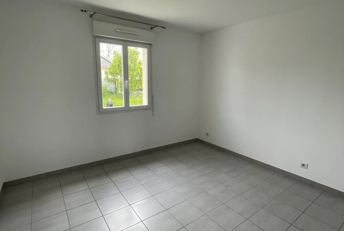 Maison plain-pied de 104m² à Bourges avec jardin et garage 
