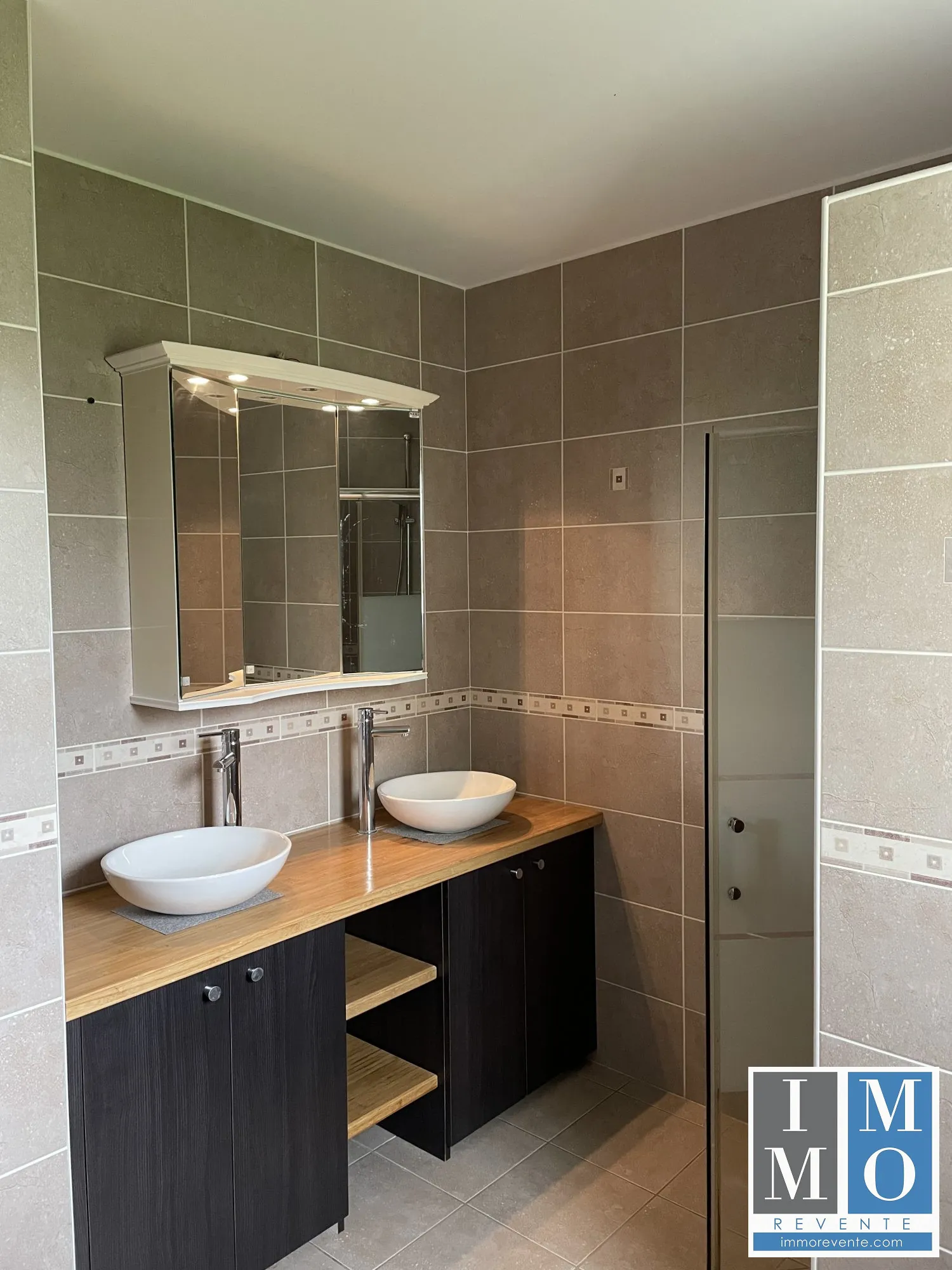 Maison plain-pied de 104m² à Bourges avec jardin et garage 