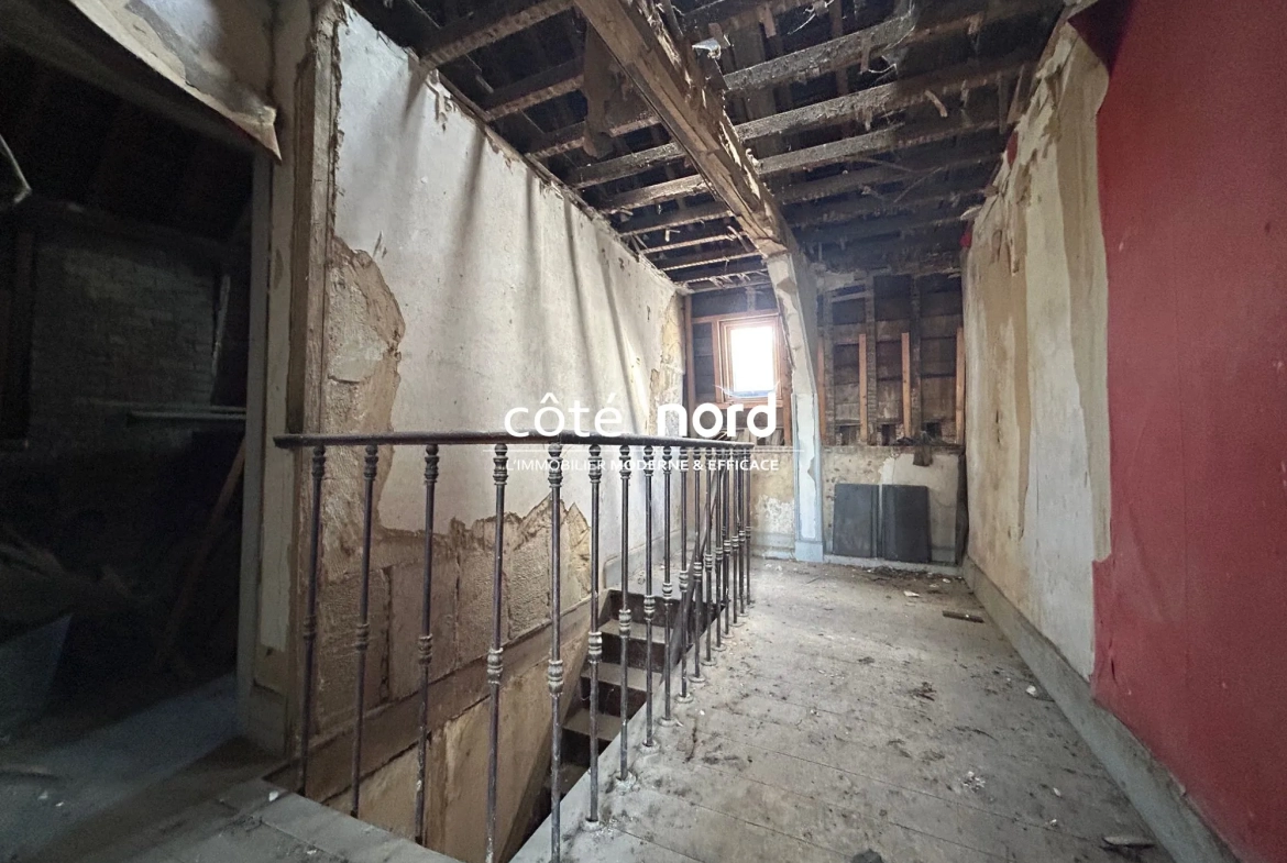 Belle maison bourgeoise à Caudry avec potentiel et atelier, à rénover 