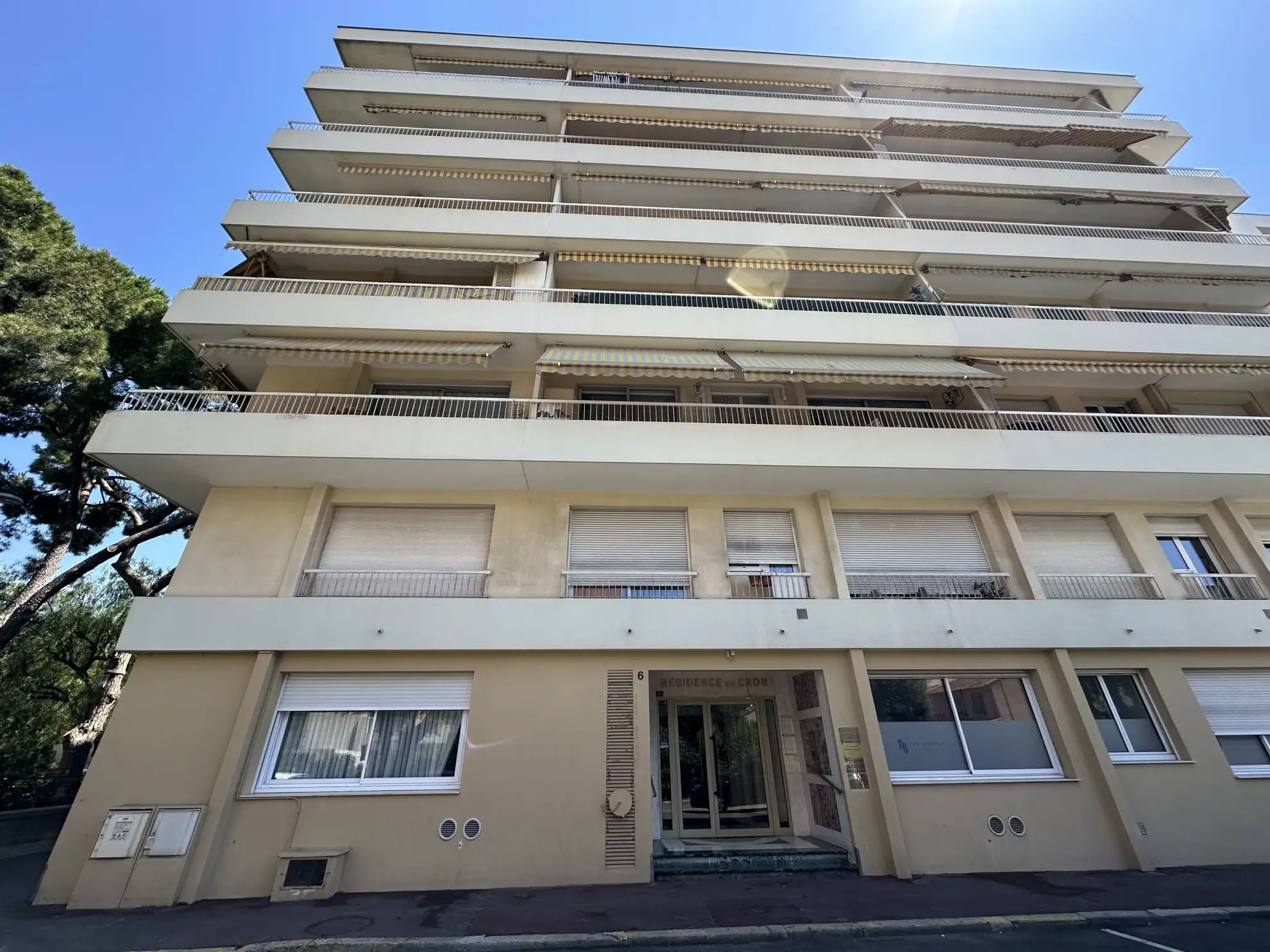 Studio à 50 m des plages à Cagnes-sur-Mer, résidence standing avec cave et calme 