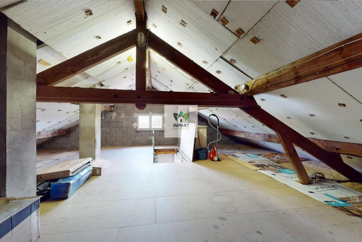 Maison en impasse à Magny Vernois avec grand terrain de 16 ares 
