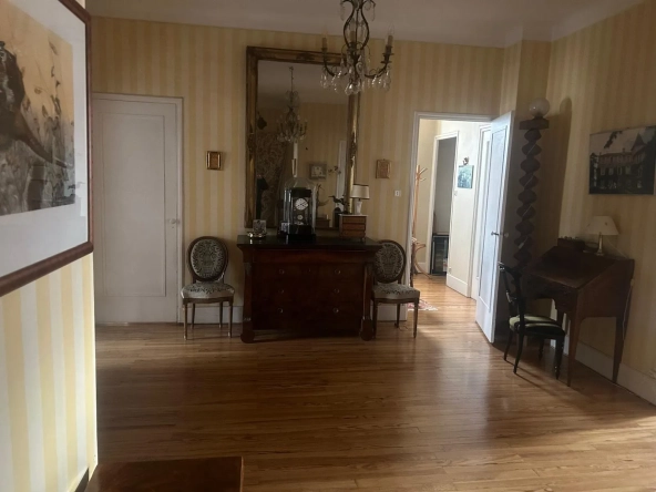 Vente appartement F5 à Saint-Étienne avec cave et ascenseur
