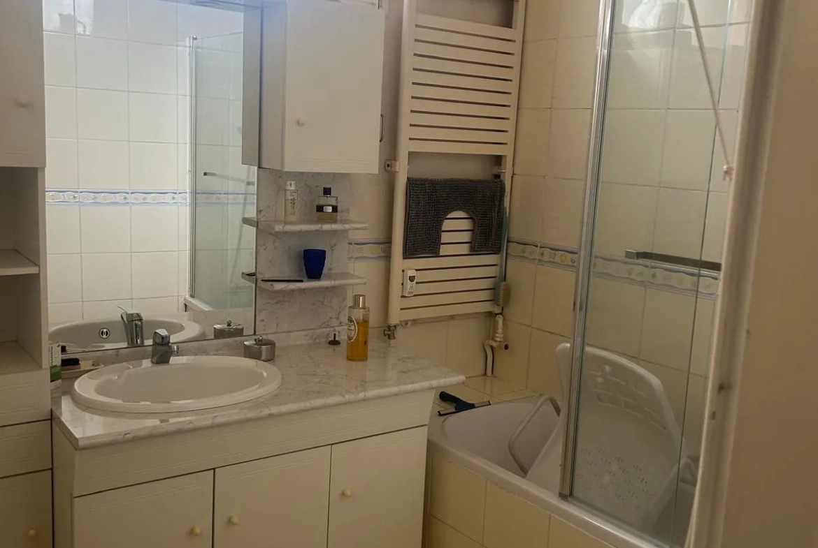 Vente appartement F5 à Saint-Étienne avec cave et ascenseur 
