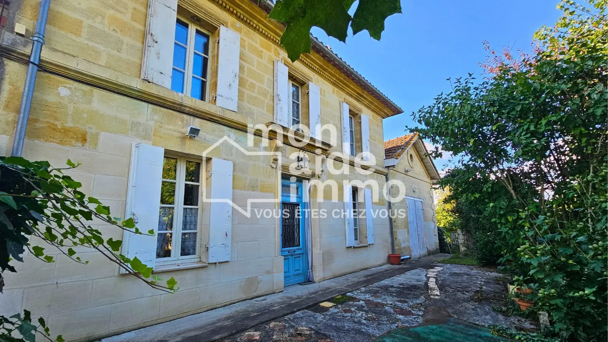 Maison en pierre de charme à Saint-Emilion, 165 m² avec garage 