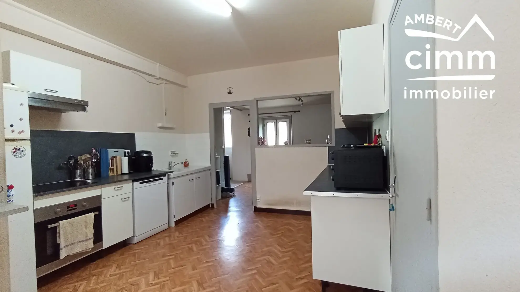 Maison à vendre à Olliergues avec garage, jardin et terrain 