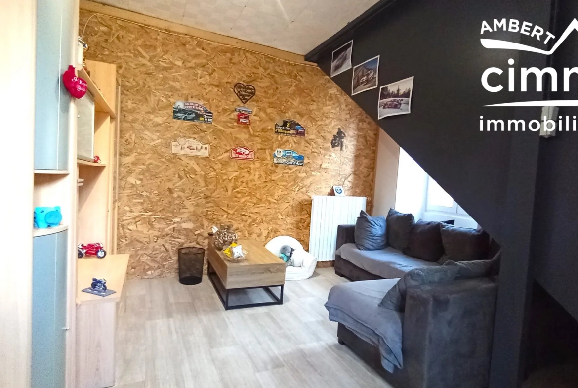 Maison à vendre à Olliergues avec garage, jardin et terrain 