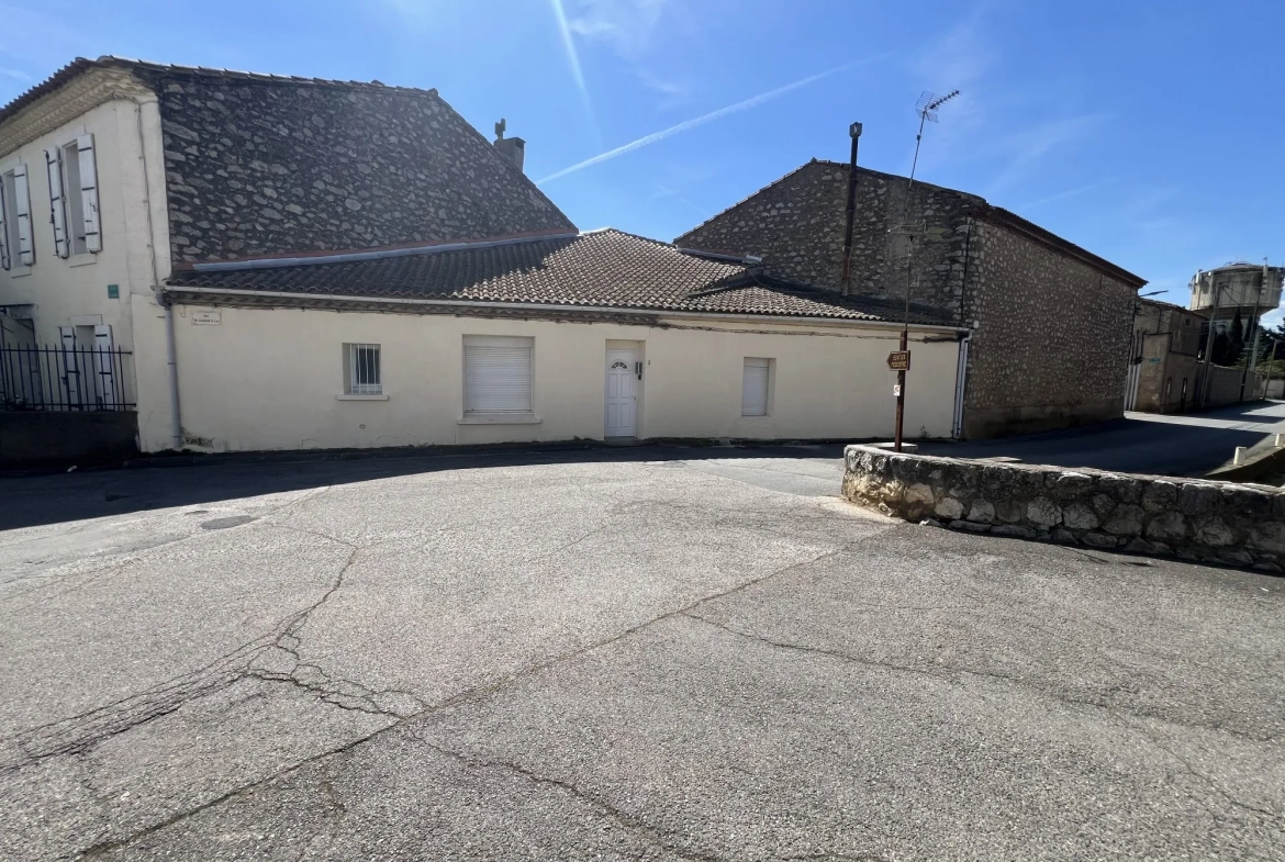 Charmante maison de village meublée rénovée à Luc sur Orbieu proche Narbonne 