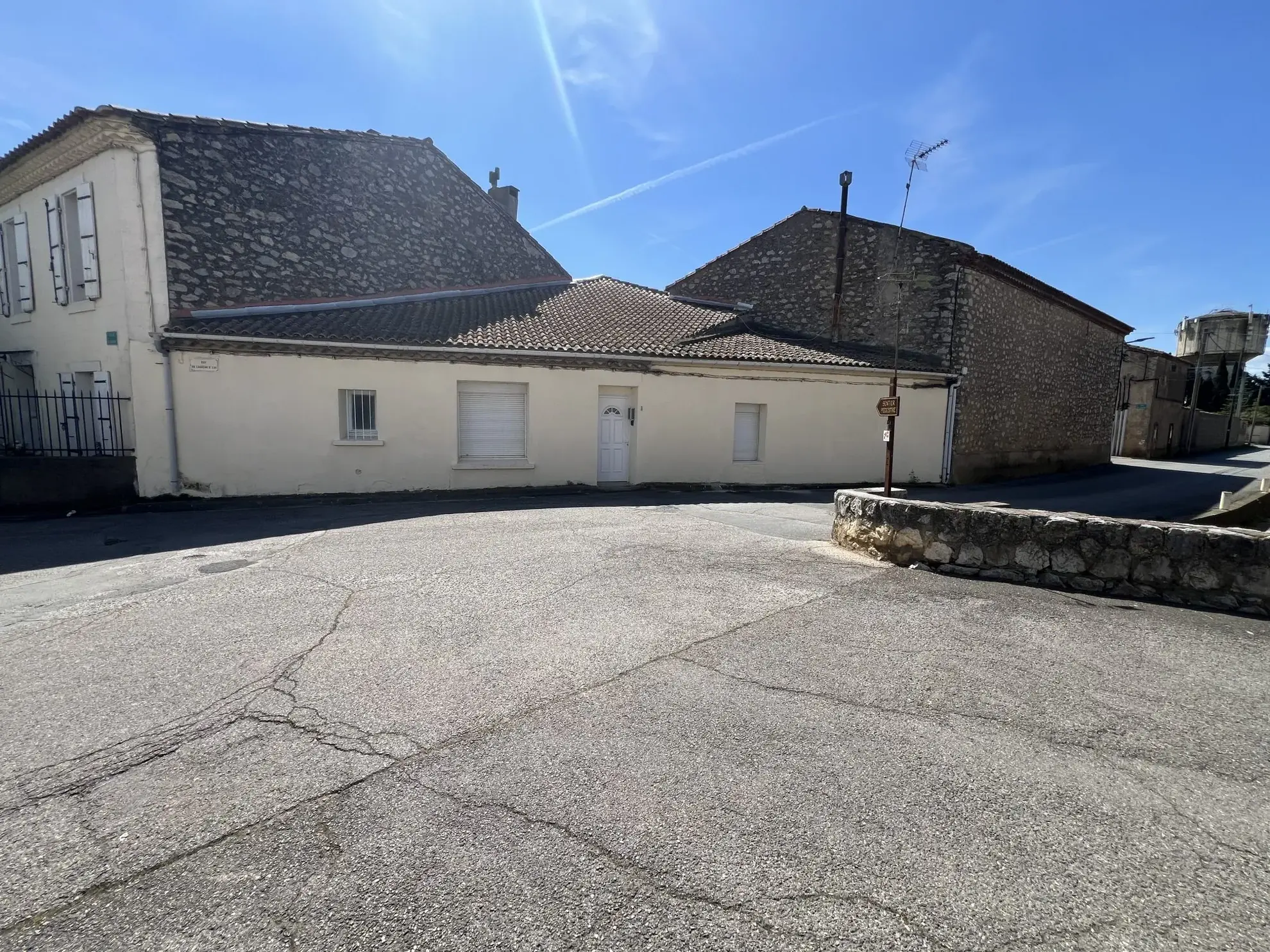Charmante maison de village meublée rénovée à Luc sur Orbieu proche Narbonne 