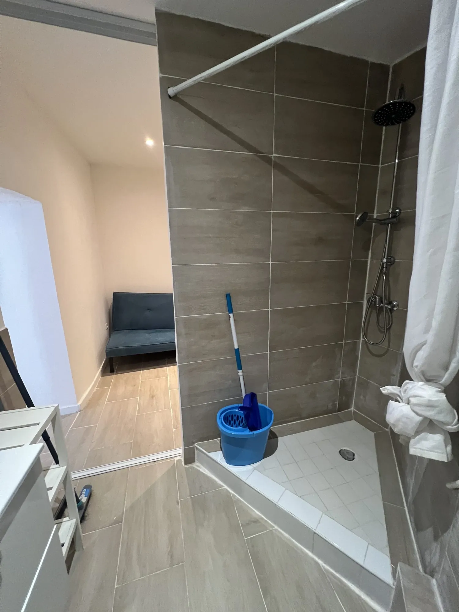 Charmante maison de village meublée rénovée à Luc sur Orbieu proche Narbonne 