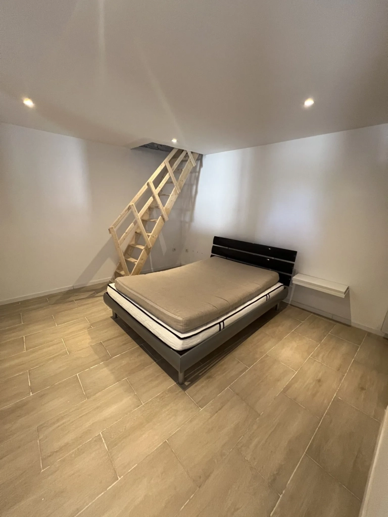 Charmante maison de village meublée rénovée à Luc sur Orbieu proche Narbonne