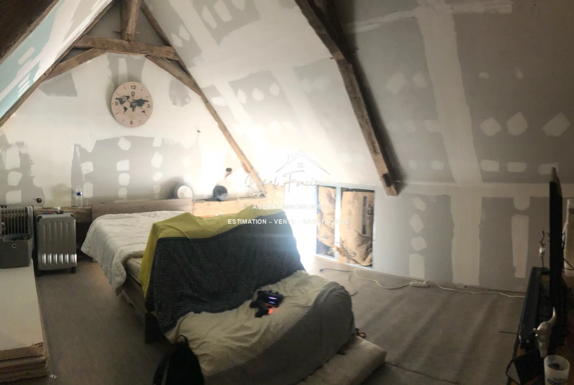 Chambre dépendance Belle maison de campagne rénovée à La Guerche (37350), proche commodités 
