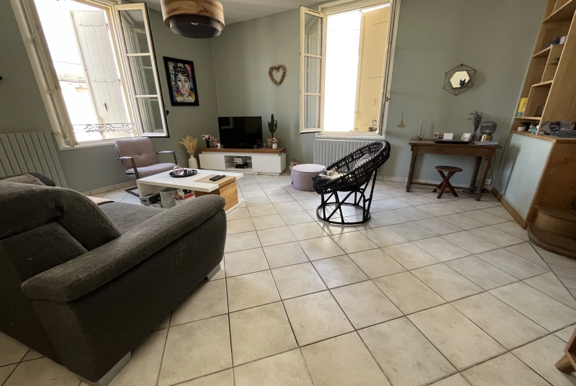 Appartement spacieux de 140 m² avec terrasses et garage à Thouars 