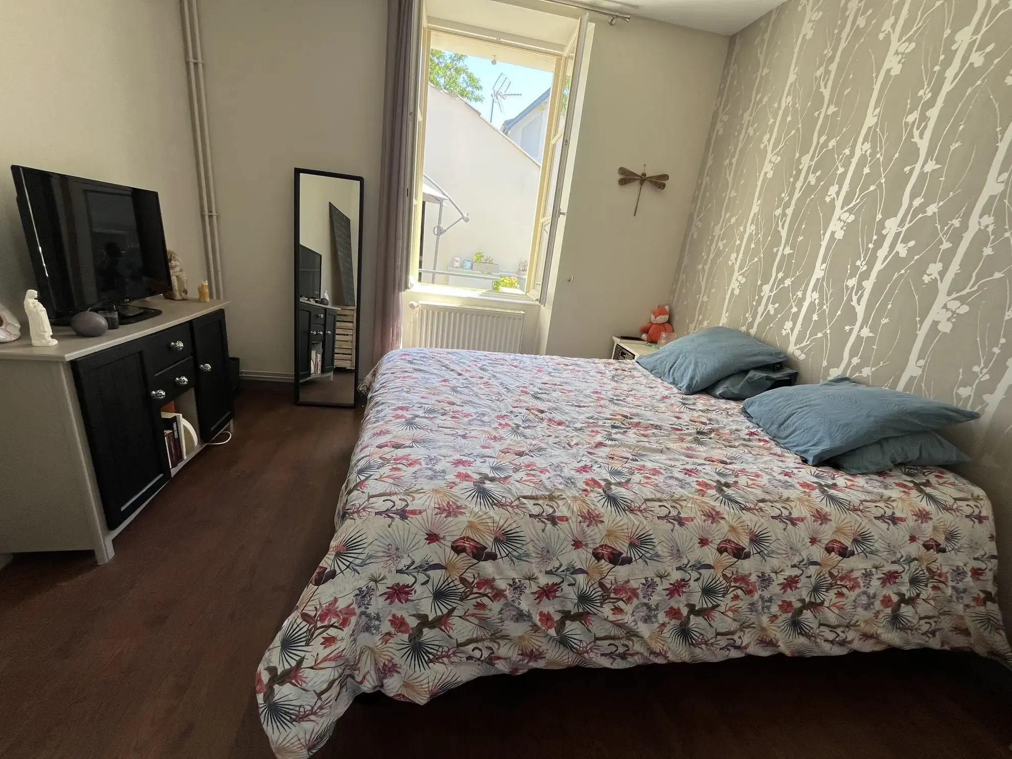 Appartement spacieux de 140 m² avec terrasses et garage à Thouars 