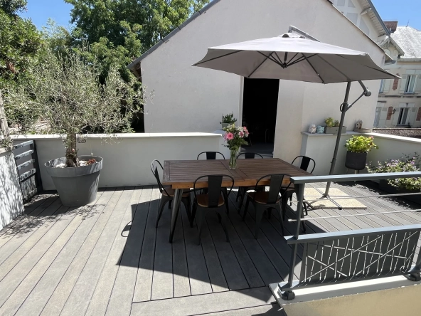 Appartement spacieux de 140 m² avec terrasses et garage à Thouars