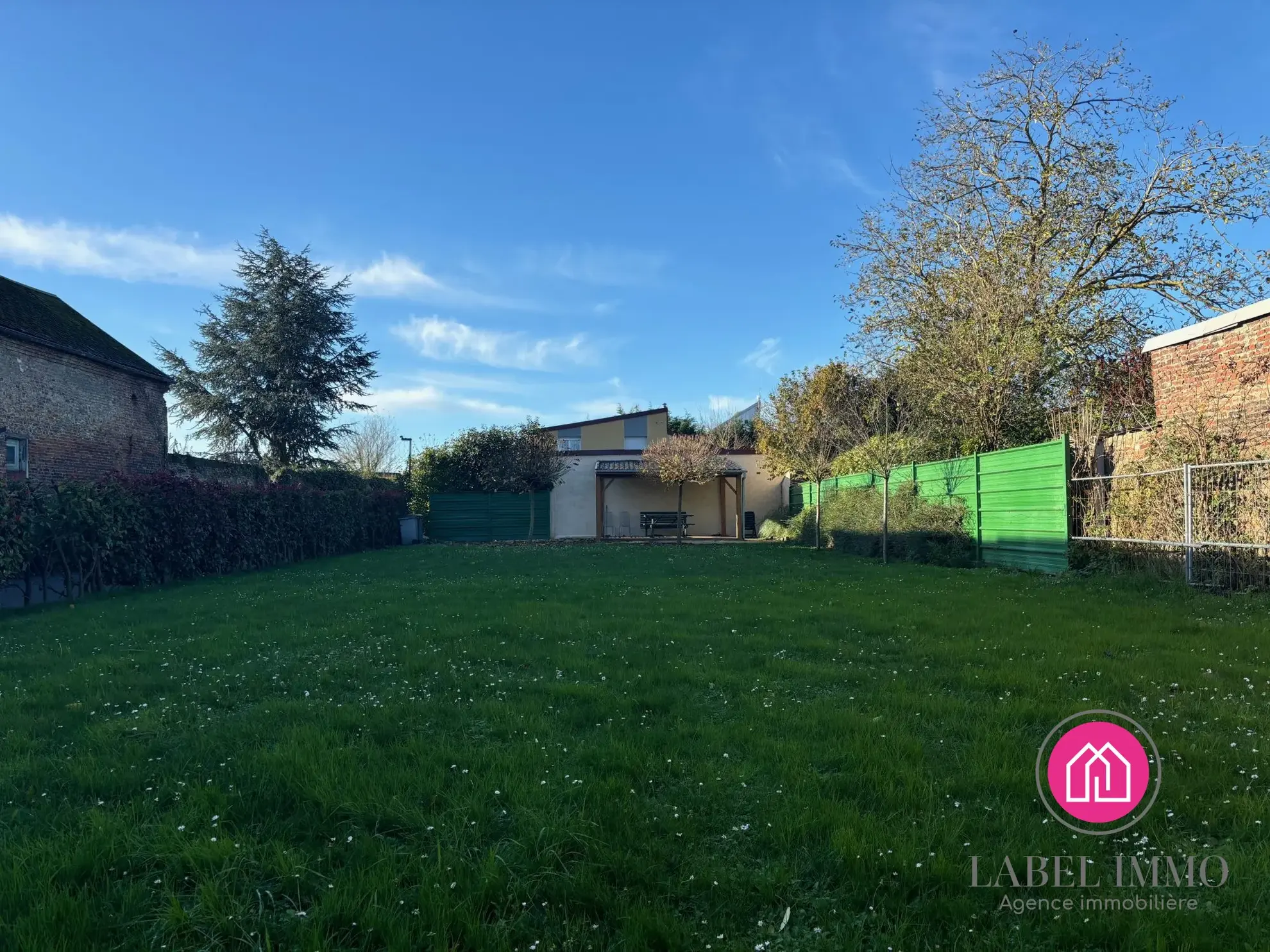 Terrain constructible de 487 m² à Onnaing - Viabilisé et prêt à bâtir 
