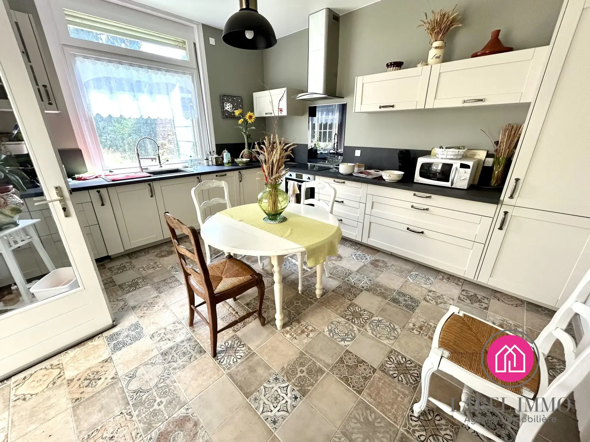 Maison 2 chambres à Aniche avec jardin, combles aménageables et dépendance 