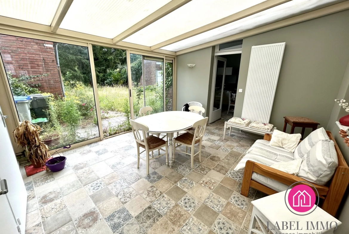 Maison 2 chambres à Aniche avec jardin, combles aménageables et dépendance 