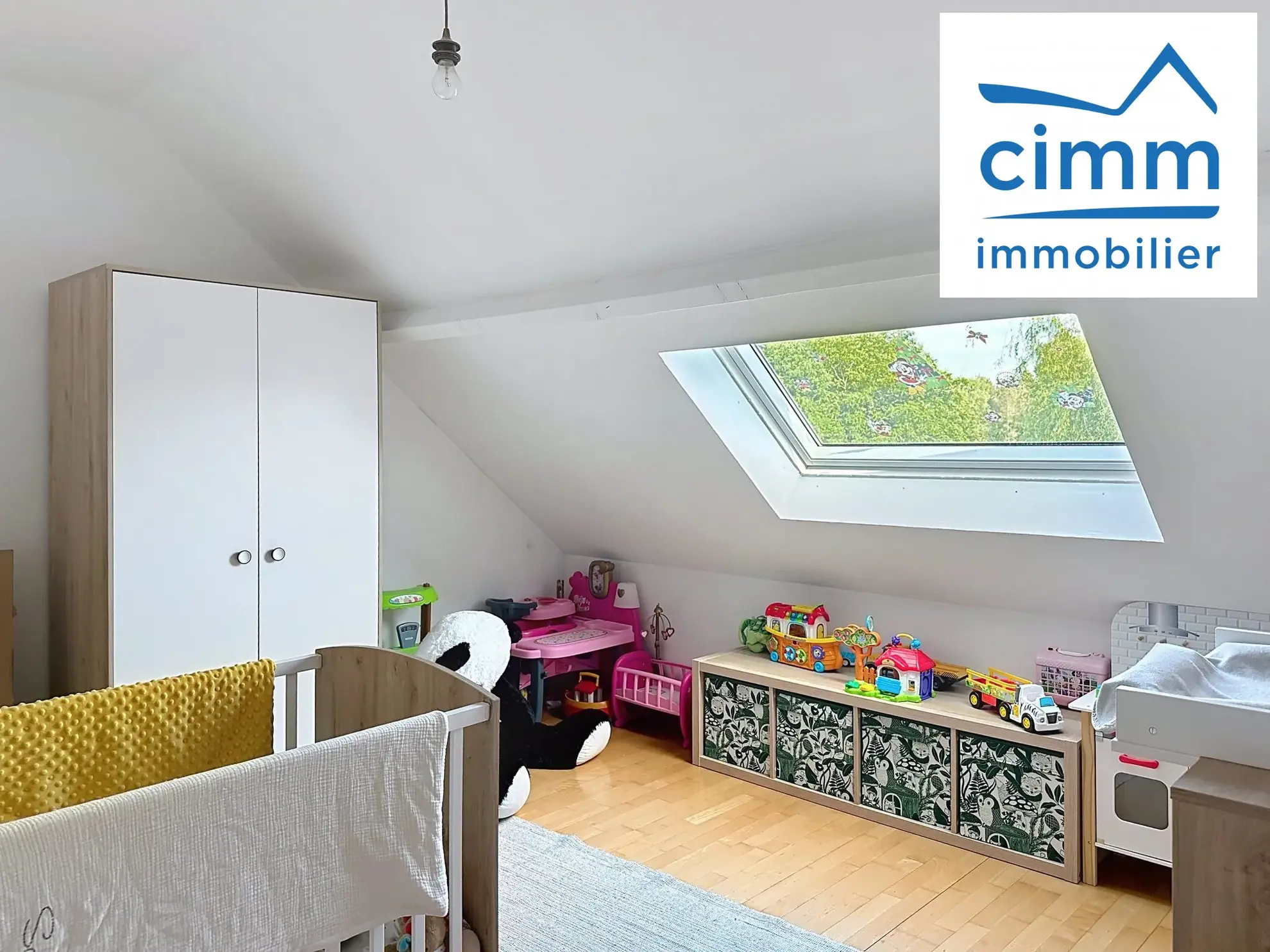 Maison spacieuse de 109 m² avec jardin à La Bussière, calme et pratique 