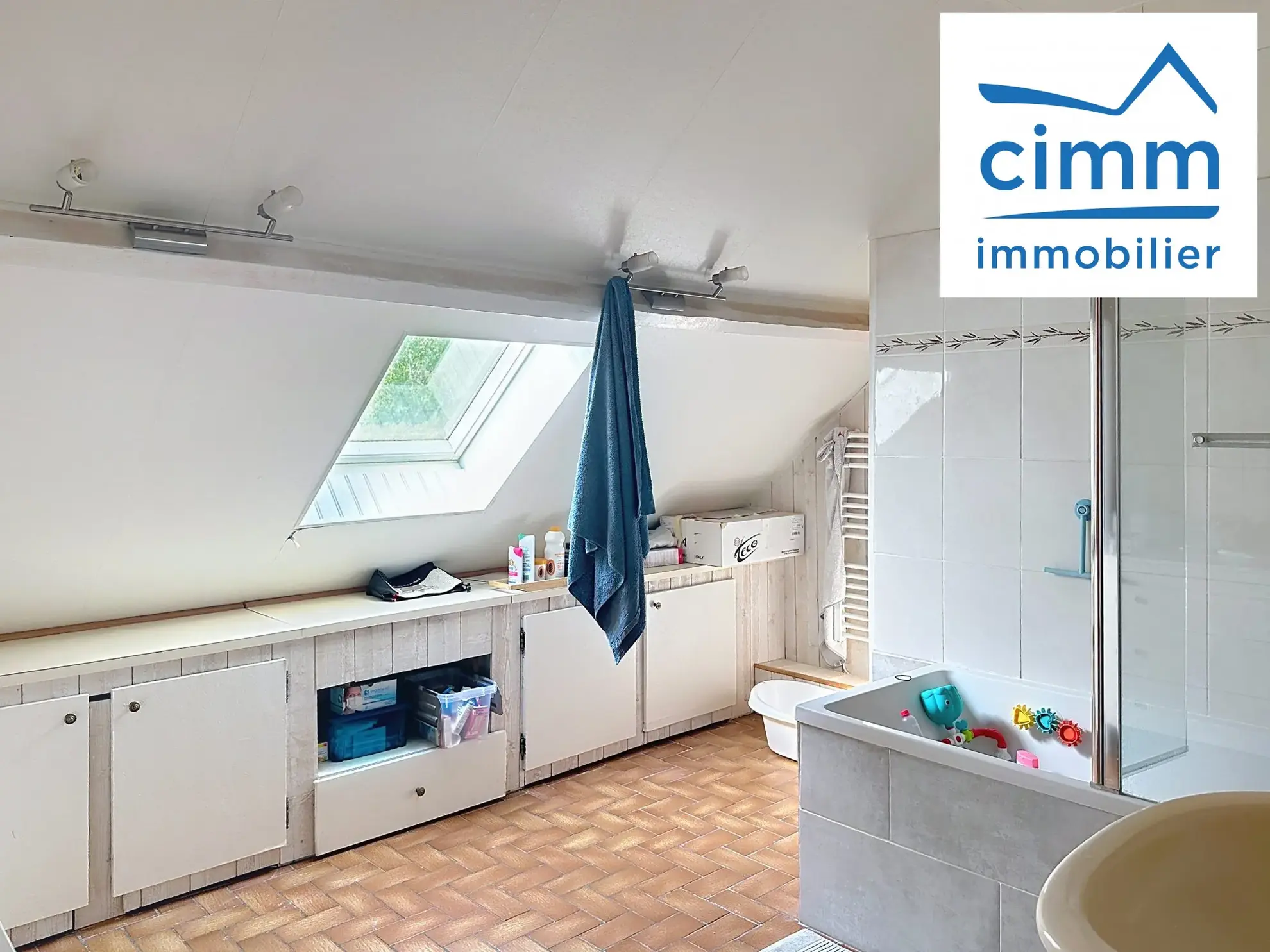 Maison spacieuse de 109 m² avec jardin à La Bussière, calme et pratique 