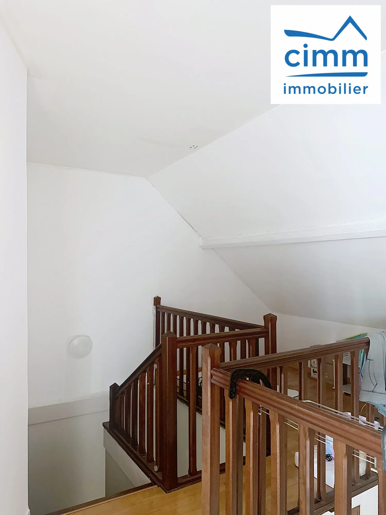 Maison spacieuse de 109 m² avec jardin à La Bussière, calme et pratique 