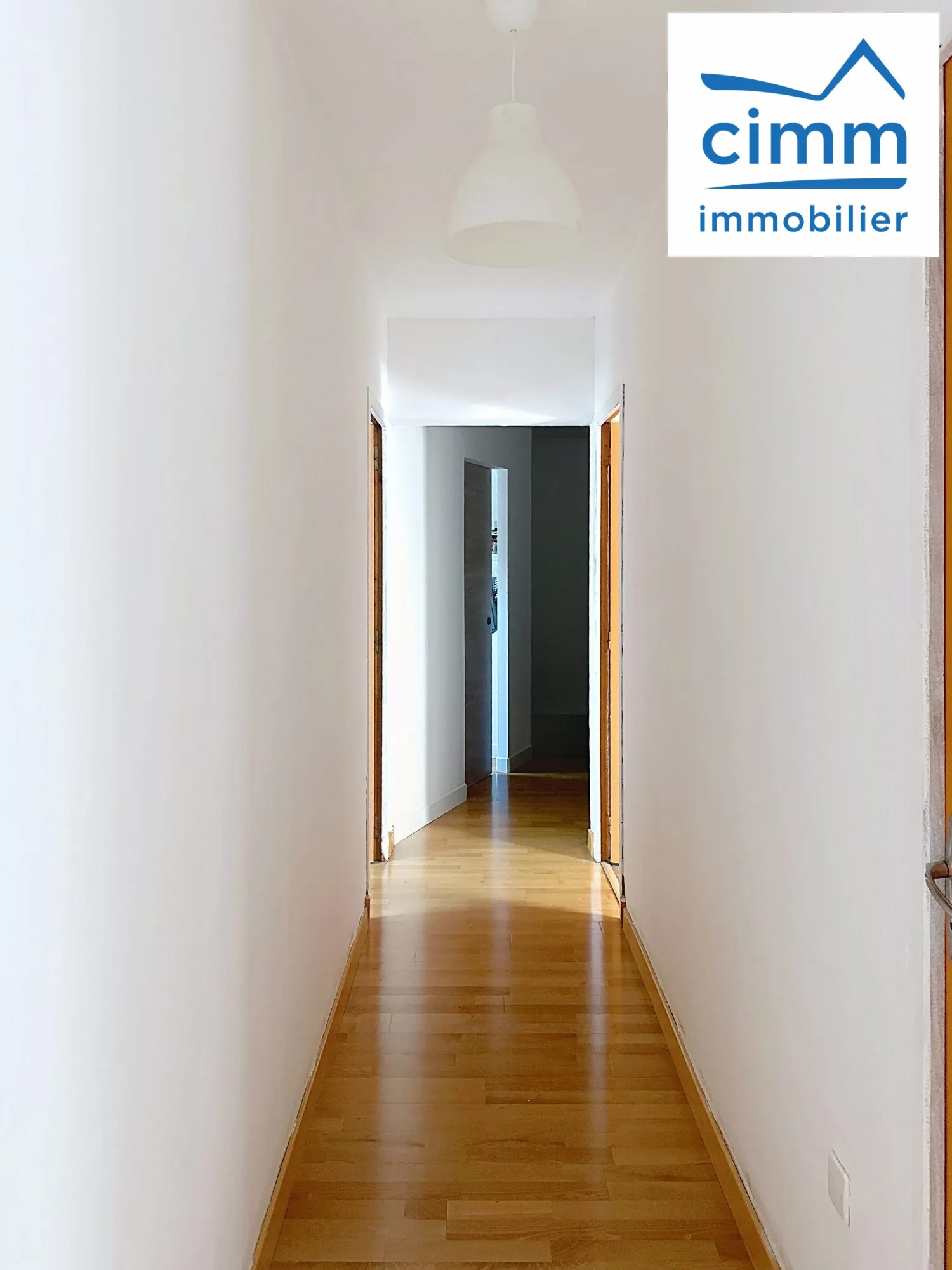 Maison spacieuse de 109 m² avec jardin à La Bussière, calme et pratique 