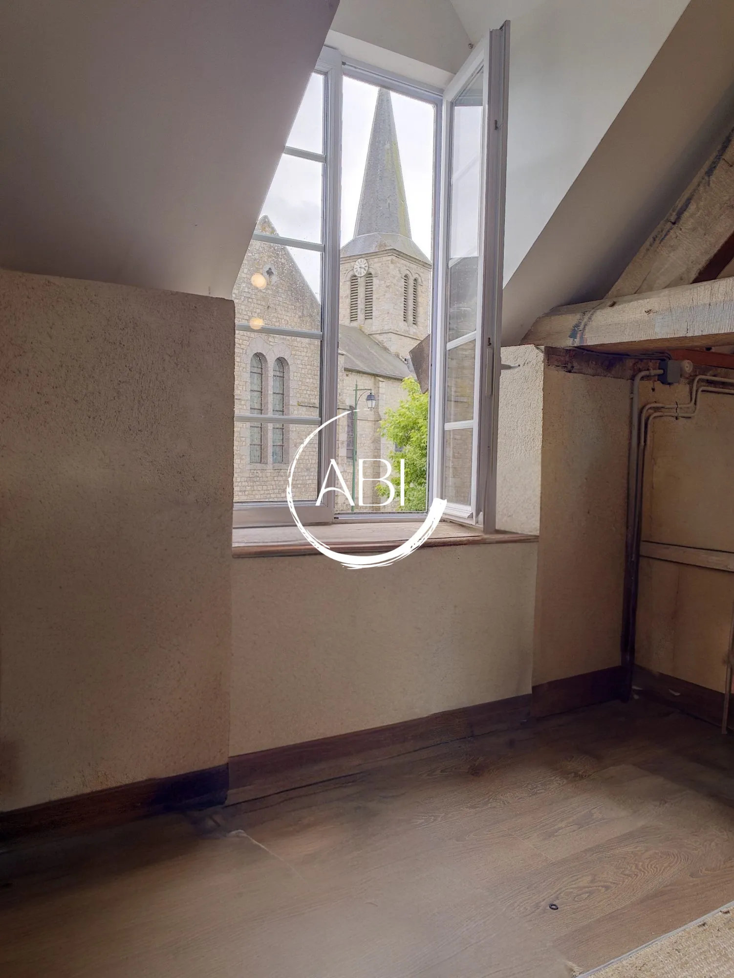 Longère authentique de 250 m² avec grand terrain à Domfront-en-Poiraie 