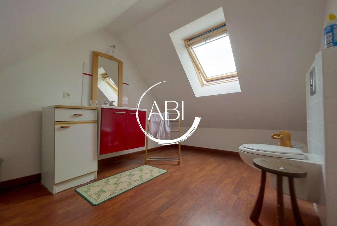 Longère authentique de 250 m² avec grand terrain à Domfront-en-Poiraie 