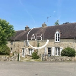Longère authentique de 250 m² avec grand terrain à Domfront-en-Poiraie