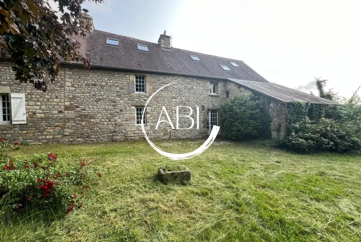Longère authentique de 250 m² avec grand terrain à Domfront-en-Poiraie 