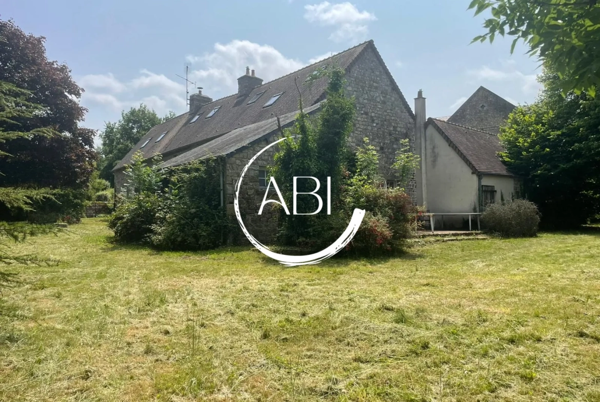 Longère authentique de 250 m² avec grand terrain à Domfront-en-Poiraie 