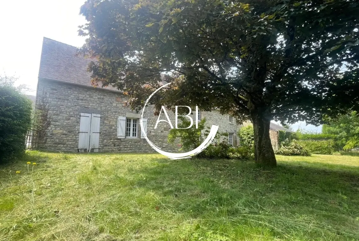 Longère authentique de 250 m² avec grand terrain à Domfront-en-Poiraie 