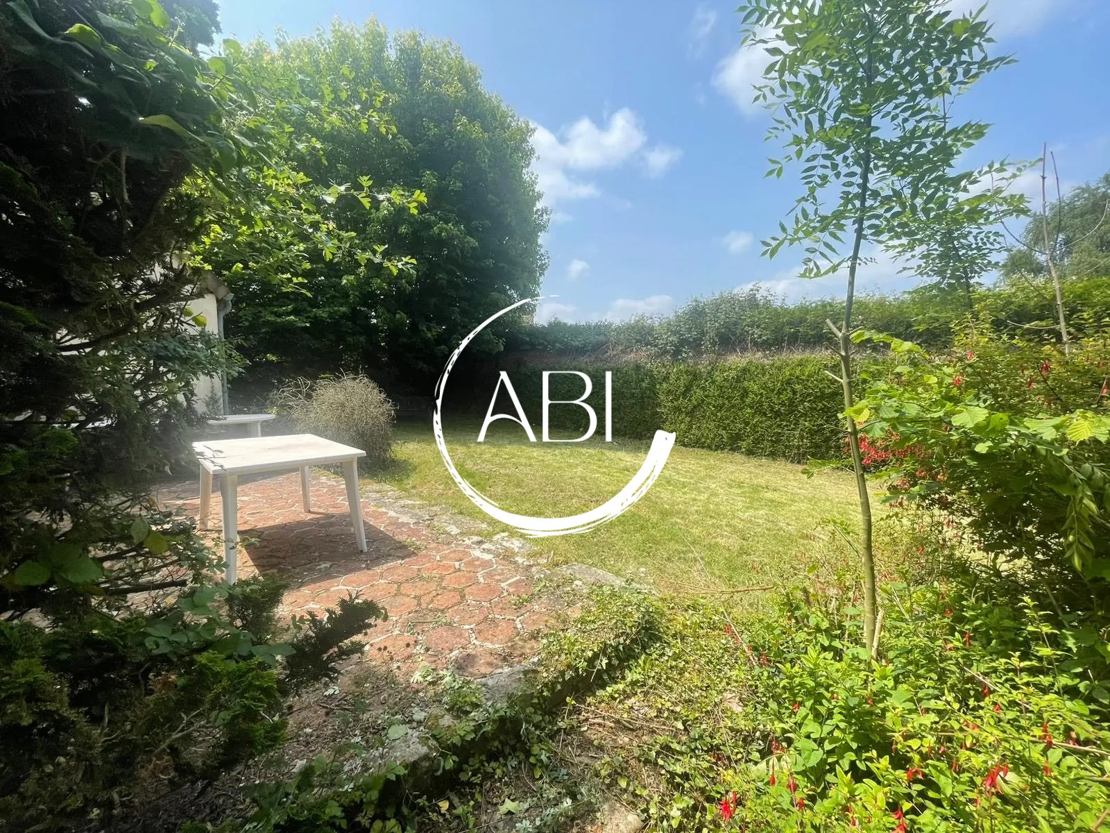 Longère authentique de 250 m² avec grand terrain à Domfront-en-Poiraie 