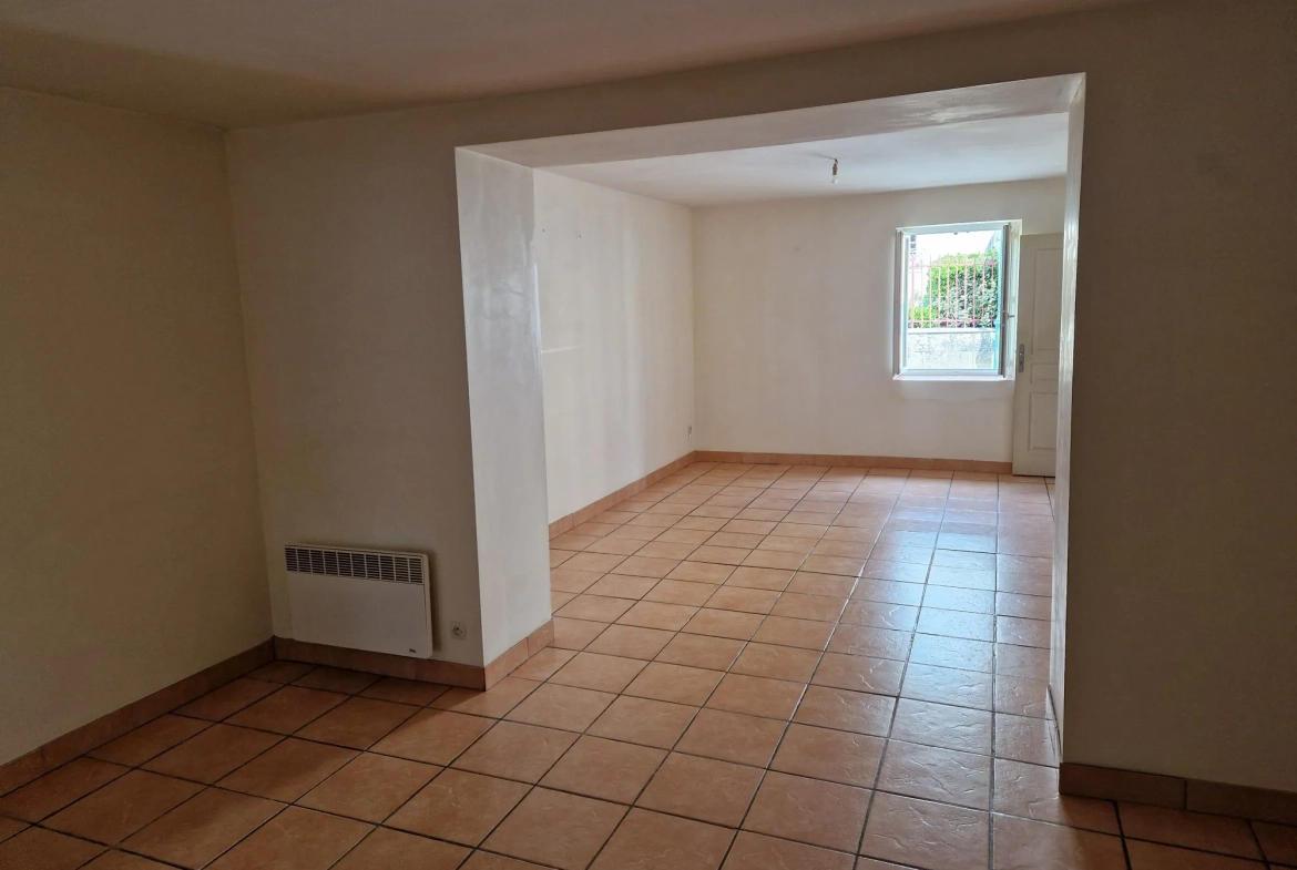 Maison de village à Mézières-sur-Ponthouin, 82m², proche du Mans, idéal primo-accédants 