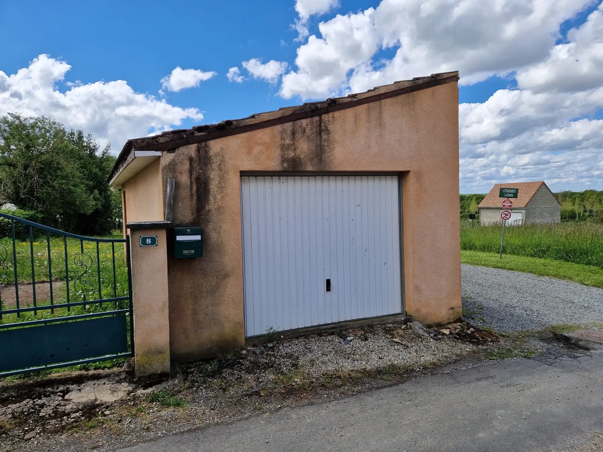 Maison de village à Mézières-sur-Ponthouin, 82m², proche du Mans, idéal primo-accédants 