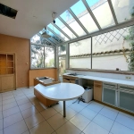 Immeuble de 185 m² à Saint-Nicolas avec grand potentiel