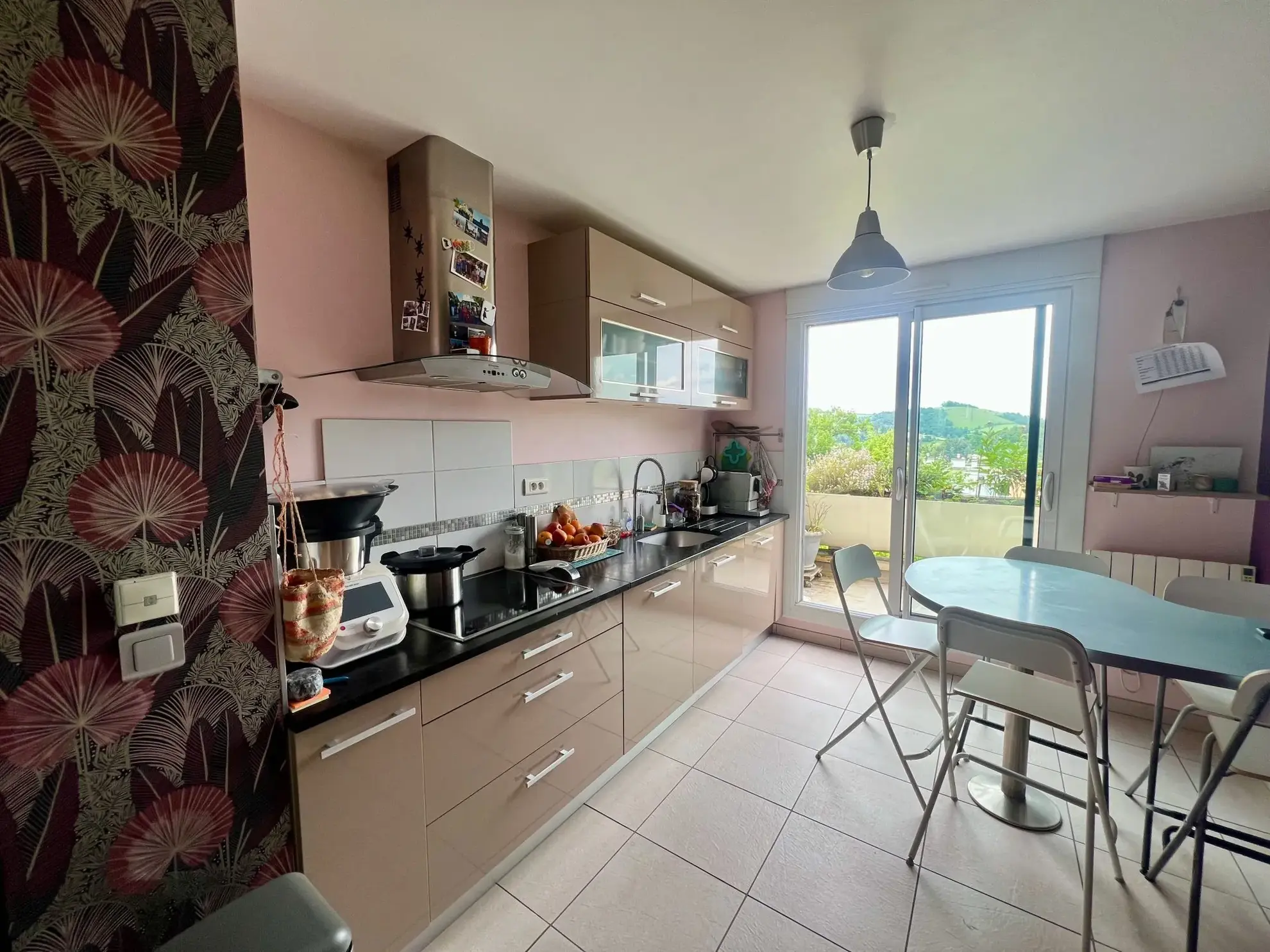 Appartement T4 à vendre à Saint-Priest-en-Jarez avec terrasse et garage 