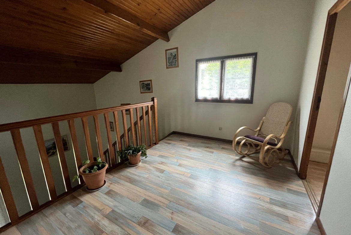Maison 4 chambres à Lerm et Musset avec grand terrain et garage 