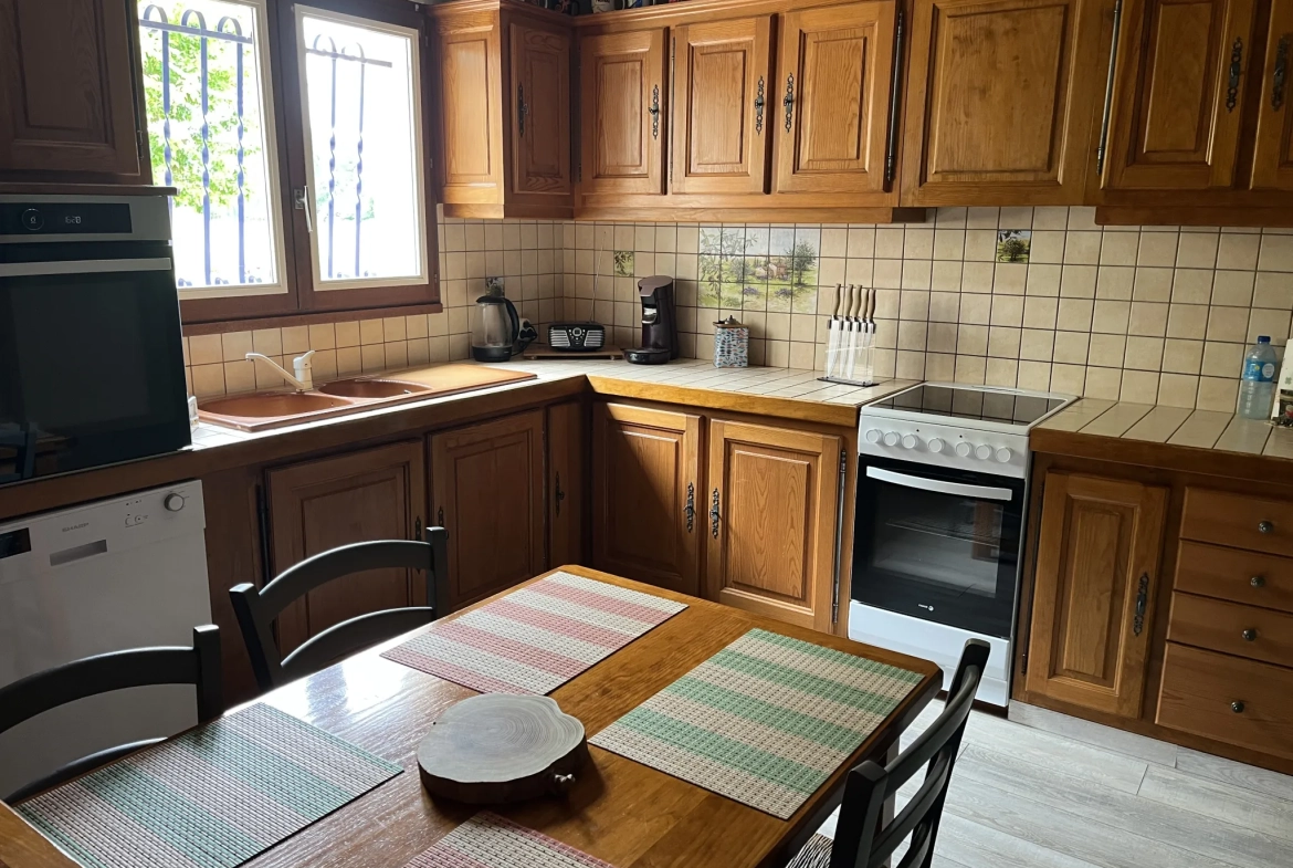Maison 4 chambres à Lerm et Musset avec grand terrain et garage 