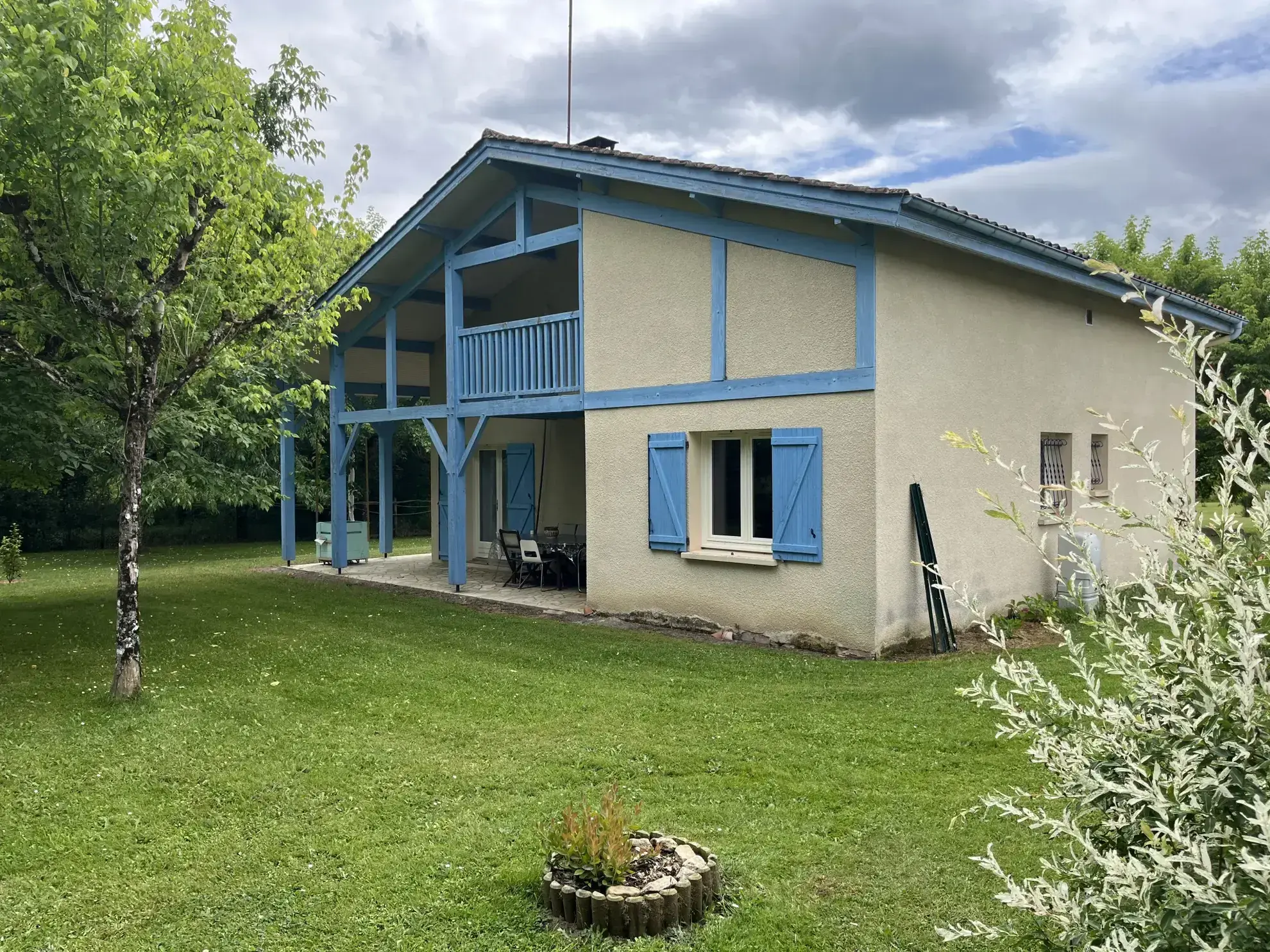 Maison 4 chambres à Lerm et Musset avec grand terrain et garage 