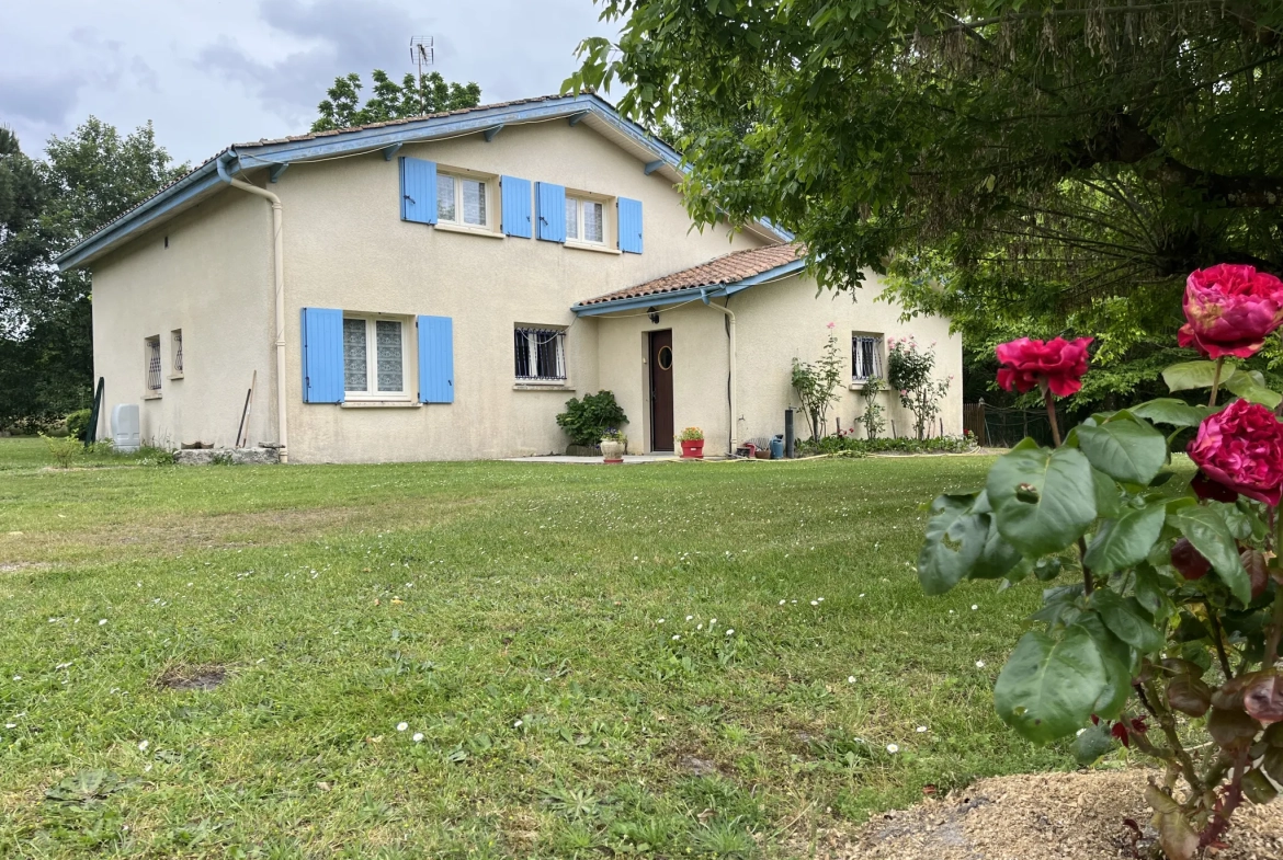 Maison 4 chambres à Lerm et Musset avec grand terrain et garage 