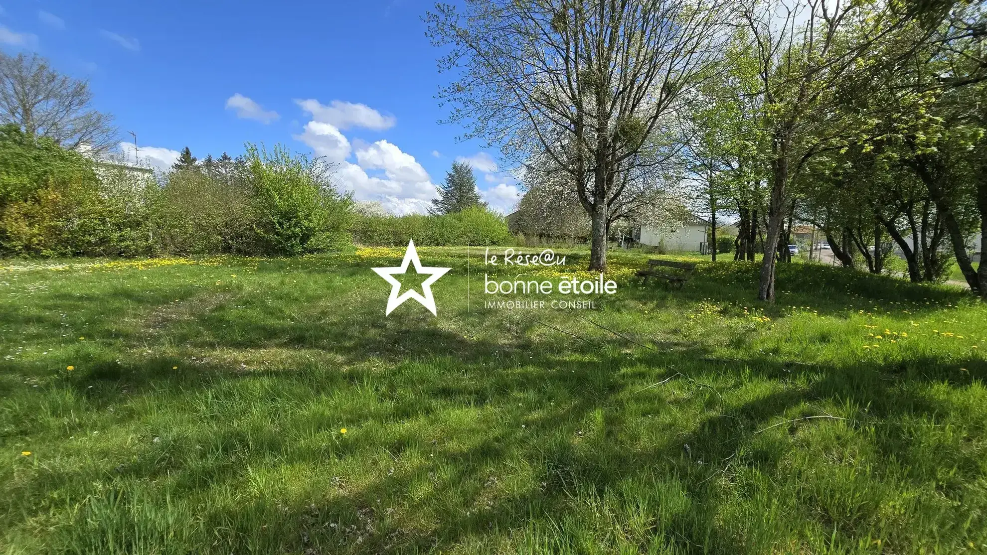 Terrain constructible à vendre à Richebourg – 1384 m² proche A5 