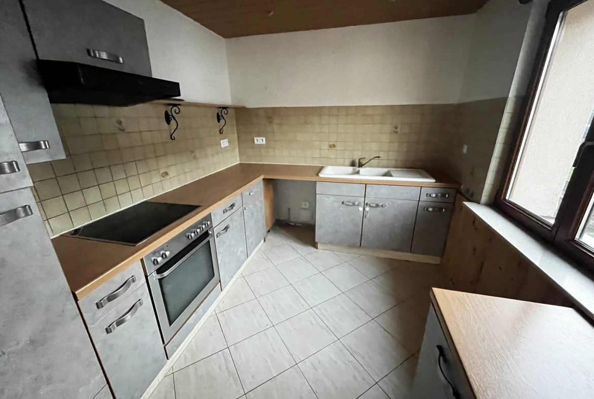 Maison à Zinswiller avec deux appartements et potentiel d'agrandissement 