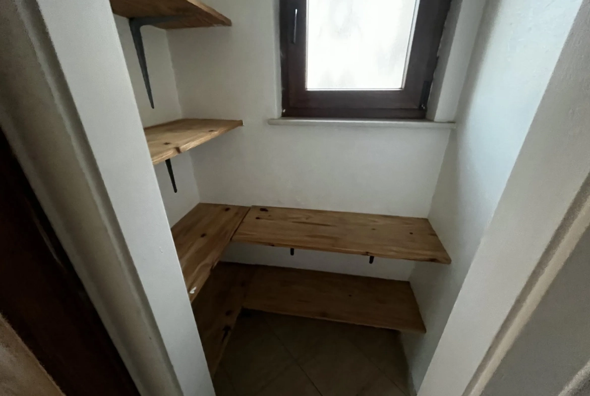 Maison à Zinswiller avec deux appartements et potentiel d'agrandissement 