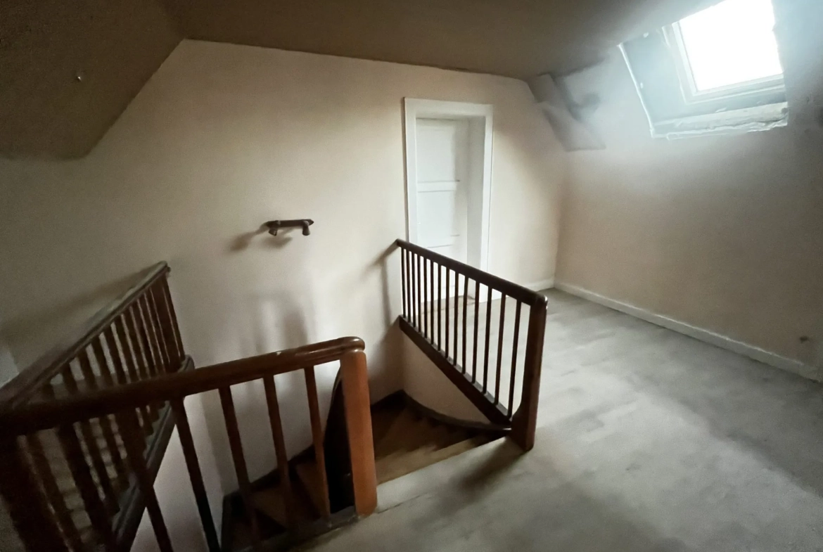 Maison à Zinswiller avec deux appartements et potentiel d'agrandissement 
