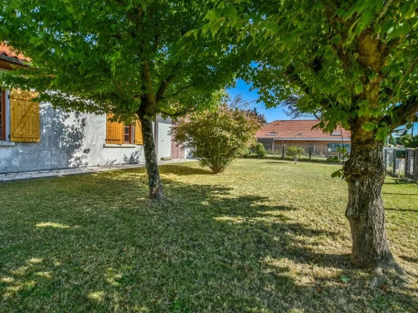 Villa de plain-pied à Gujan-Mestras avec 2 chambres et jardin de 700 m²