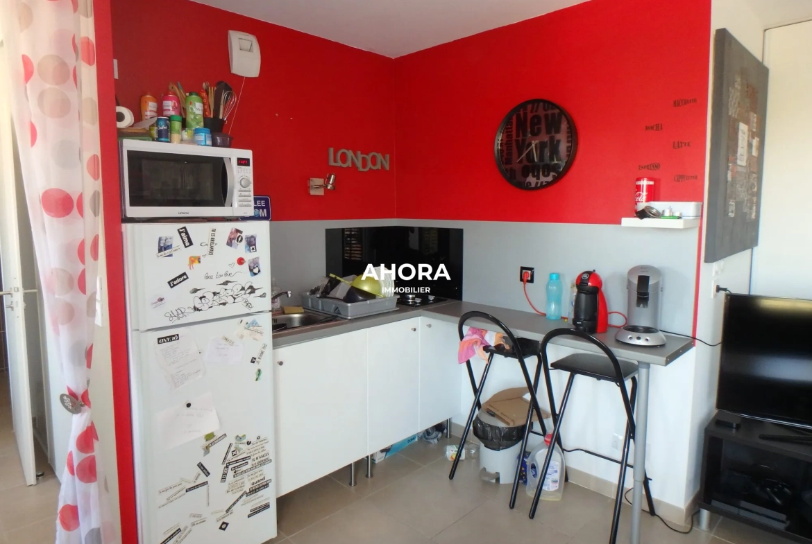 Studio lumineux avec terrasse, piscine et parking à Marseille 13010 